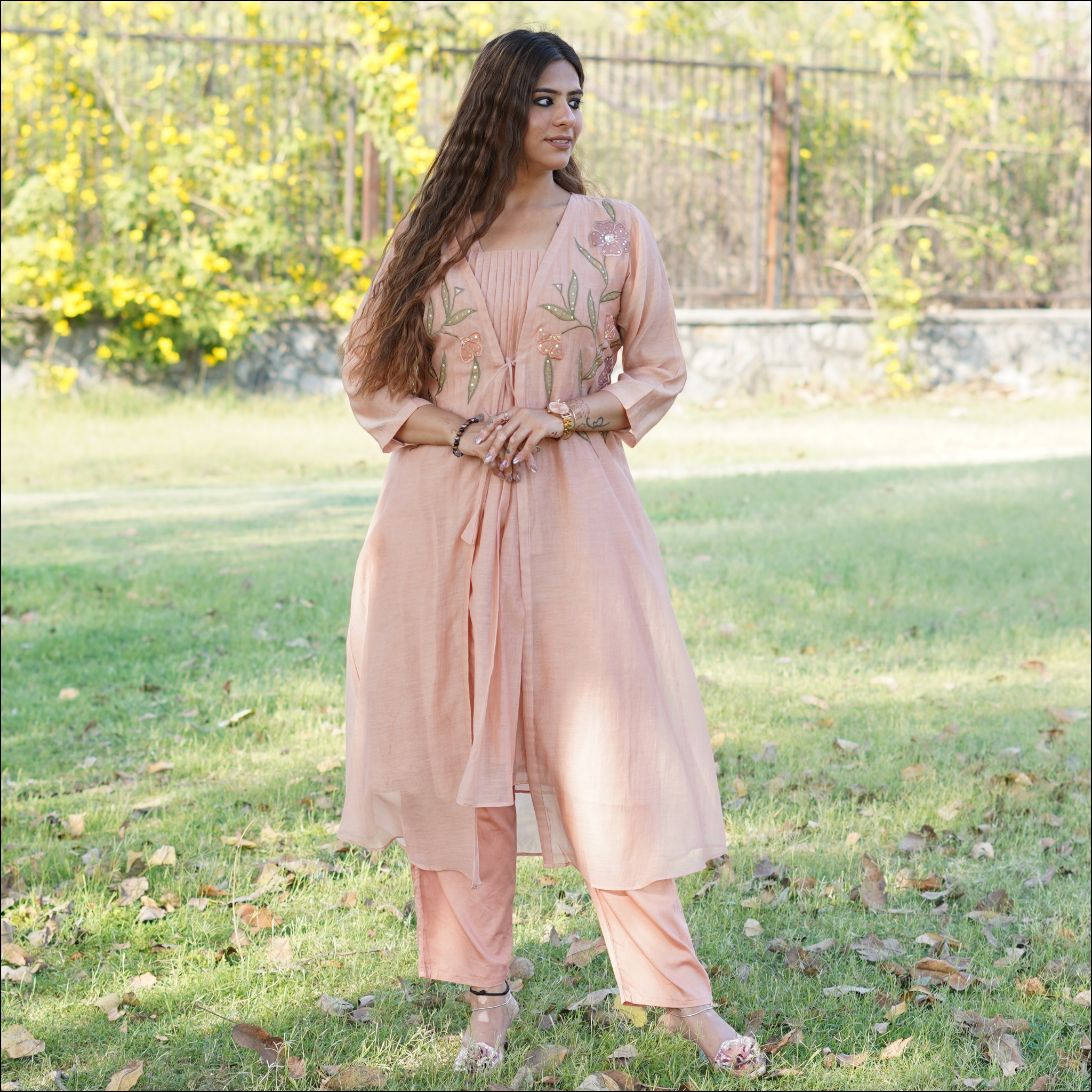 Mul Cotton Kurti Pant 3-Piece Set with Applique & Thread Work Shrug