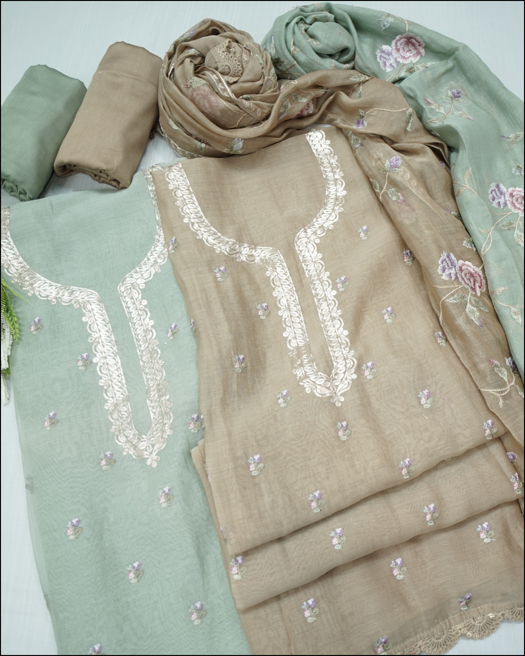 Unstitched Zari & Thread Work Suit Set with Lace Dupatta