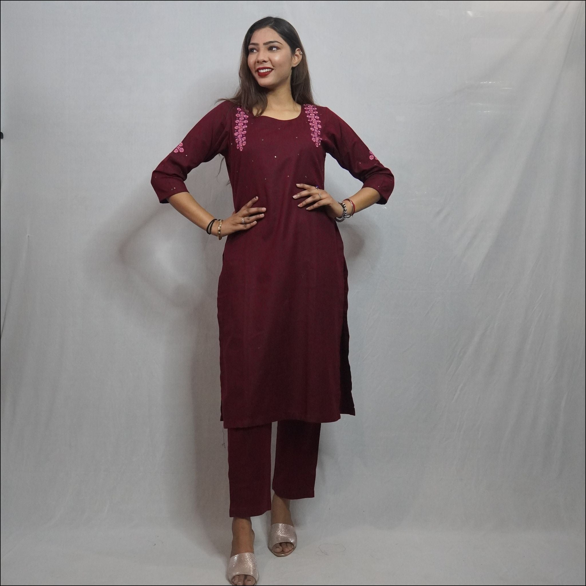 Maroon Spun Kurti Pant Set with Shoulder & Back Embroidery