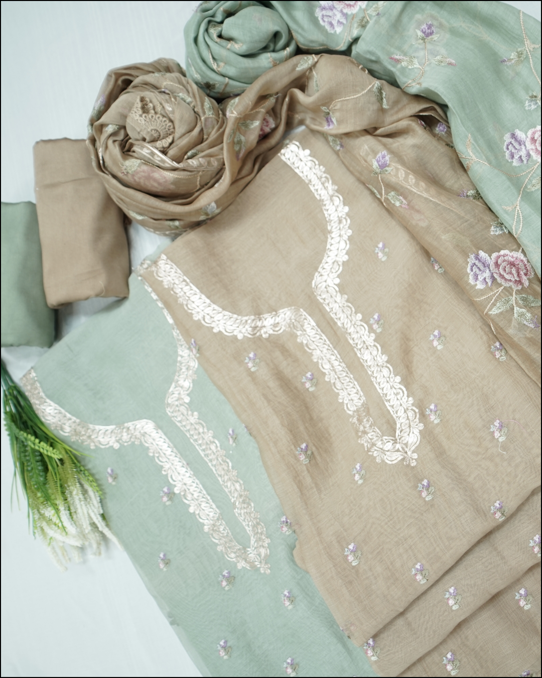 Unstitched Zari & Thread Work Suit Set with Lace Dupatta