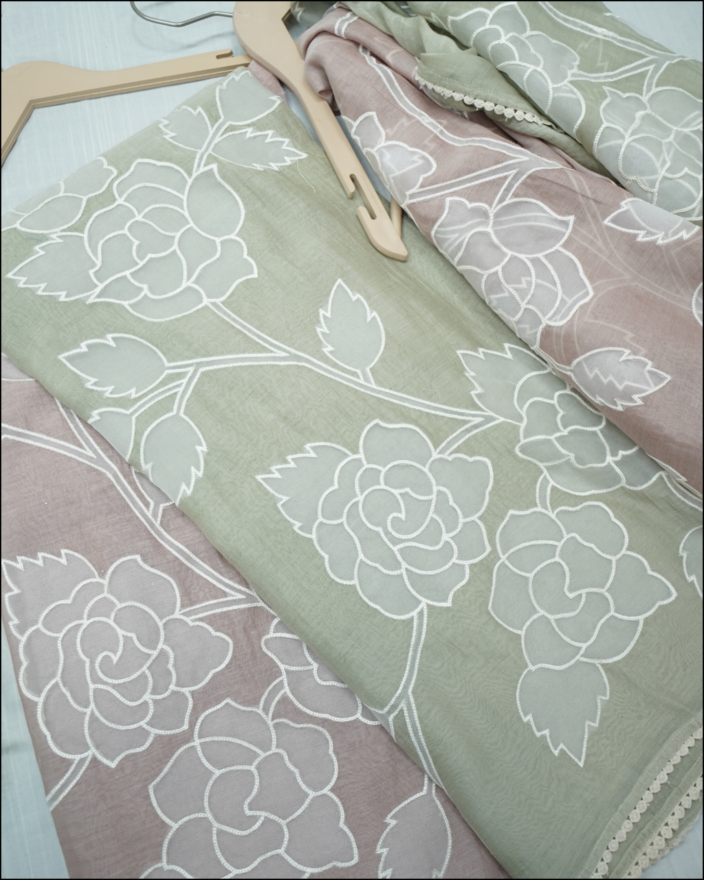 Unstitched Mul Cotton Suit Set with Organza & Thread Work Dupatta