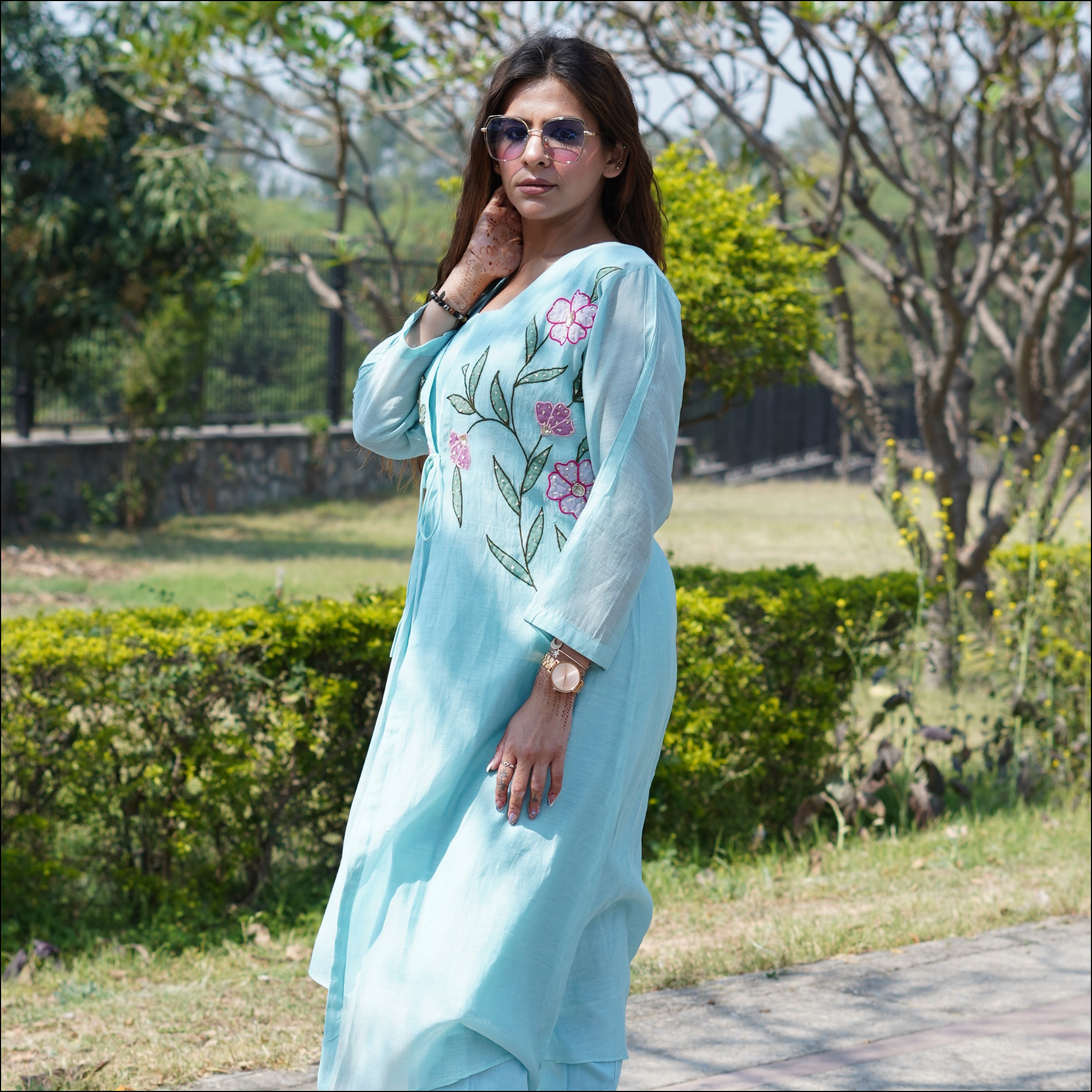 Mul Cotton 3-Piece Set with Applique & Thread Work Shrug