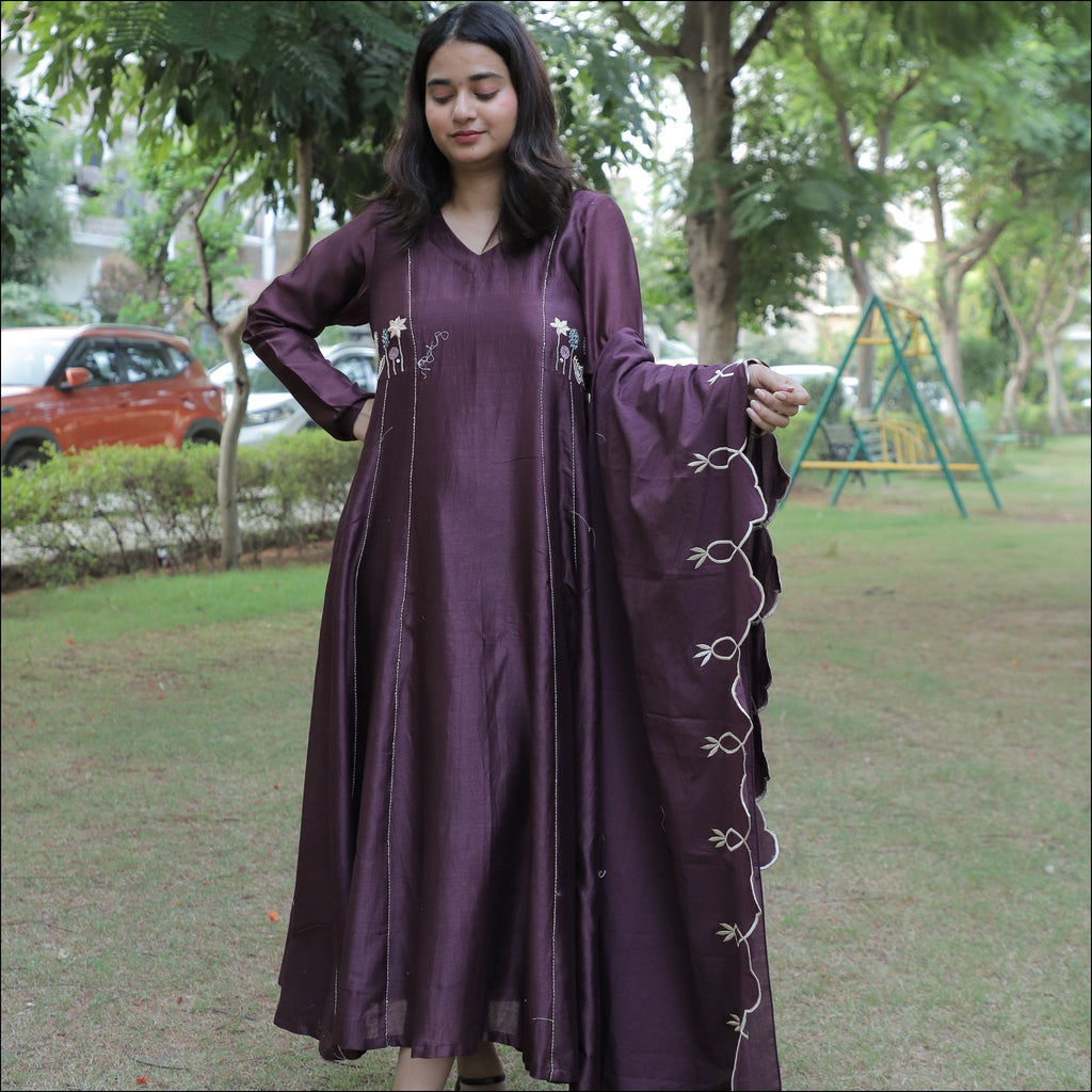 Full Sleeves Kurti with Colorful Thread Work & Embroidered Mul Cotton Dupatta