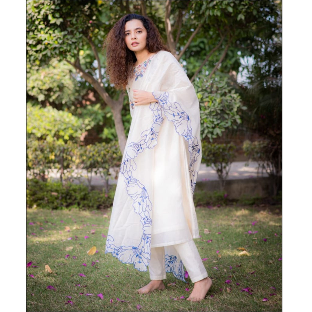Off White Chanderi Suit Set with Mul Dupatta & Floral Embroidery