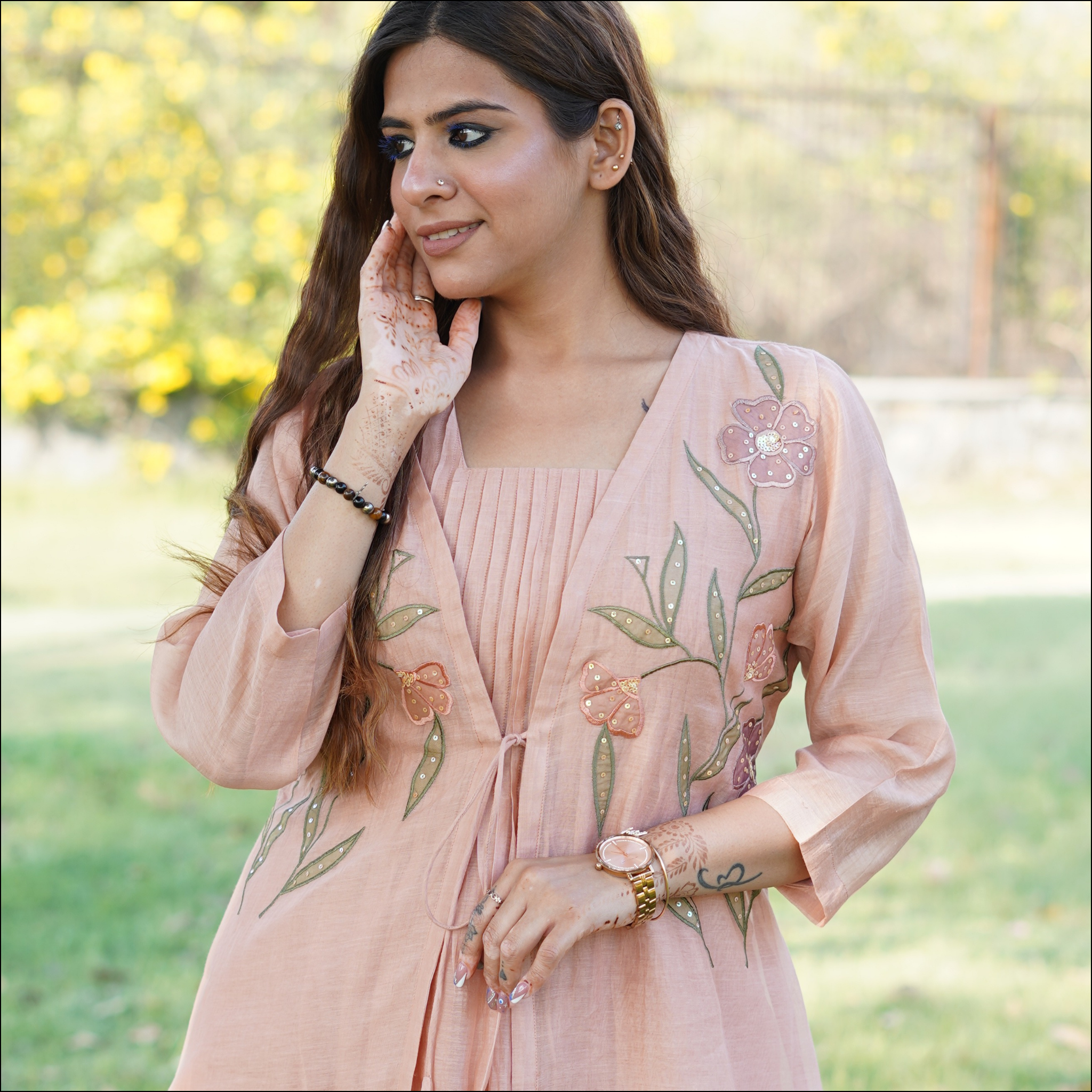Mul Cotton Kurti Pant 3-Piece Set with Applique & Thread Work Shrug