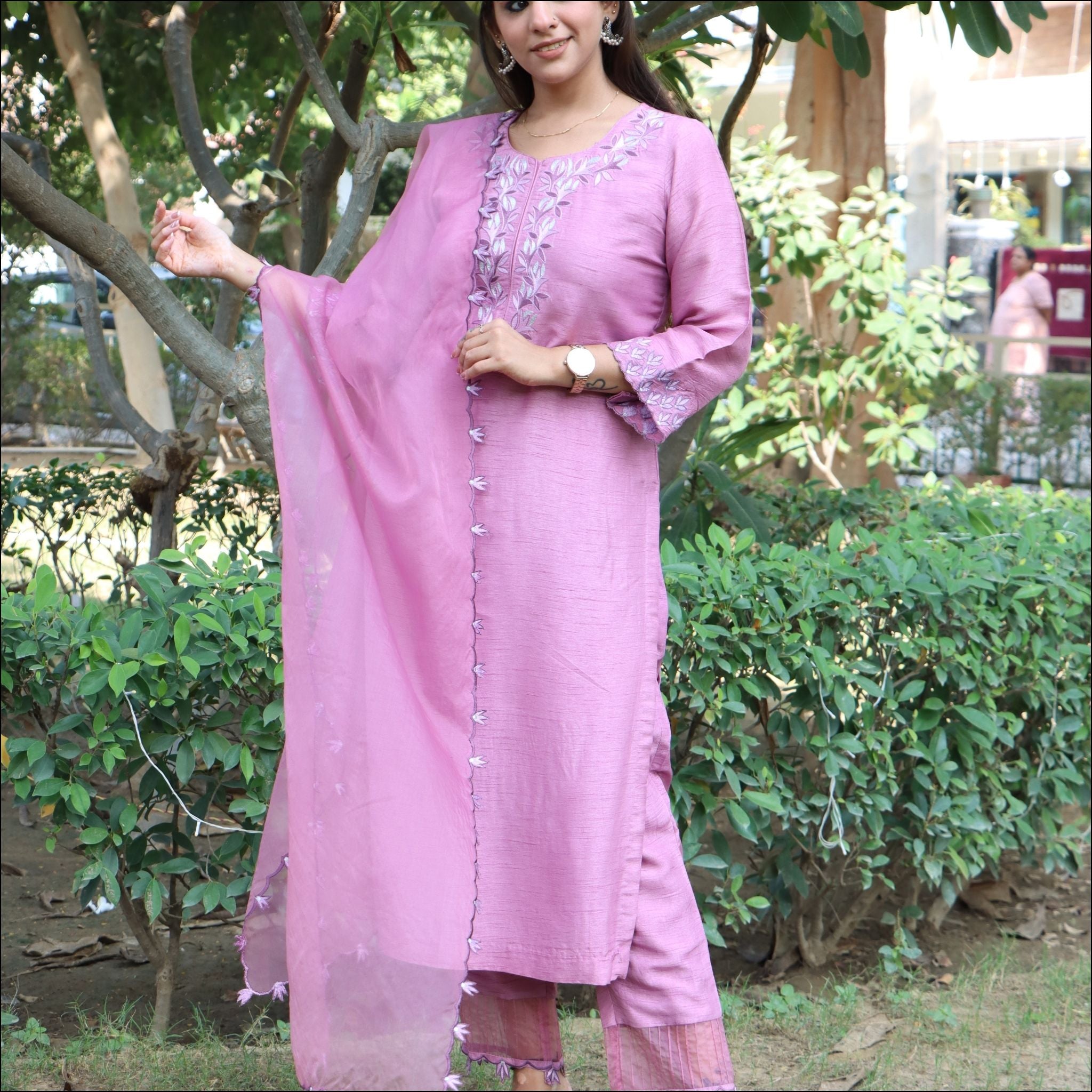 Dupian Silk Kurti Pant with Organza Dupatta