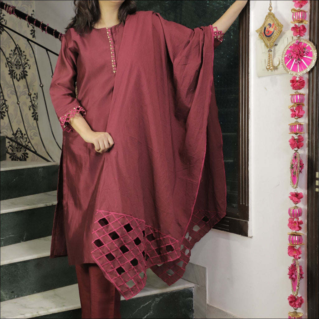 Boat Neck Kurti with Zari Embroidery & Cutwork Sleeves