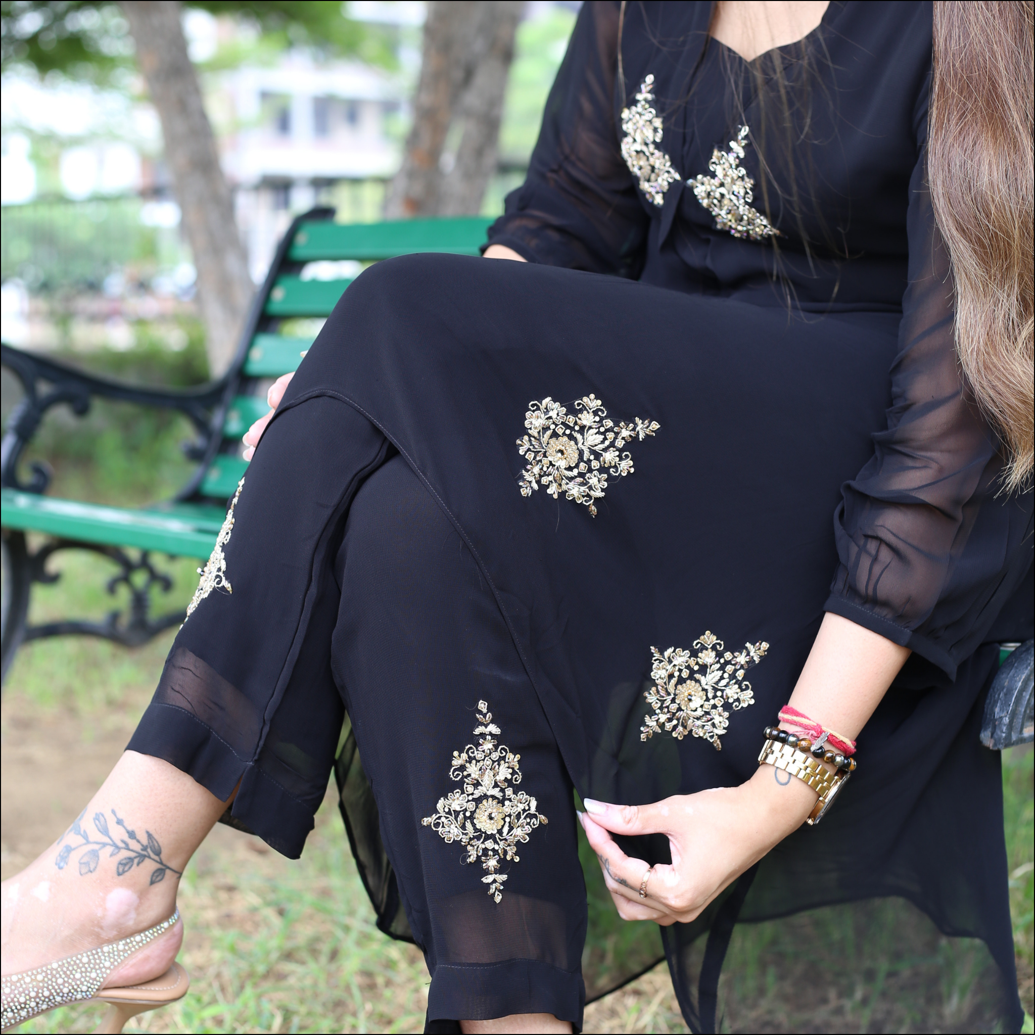Zari & Dabka Handwork Kurti Set with Glass-Shaped Neck