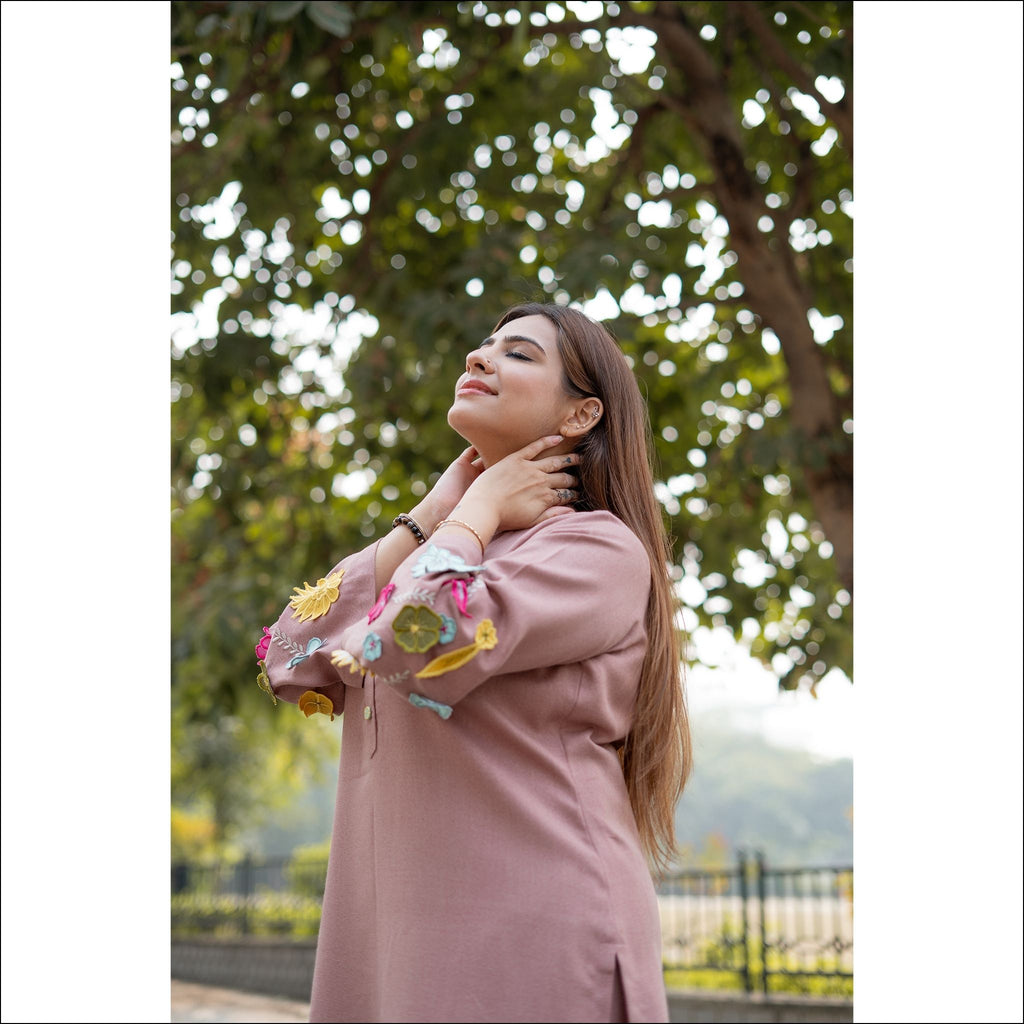 Neutral Pink Spun Kurti Pant Set with Floral Sleeve Patch